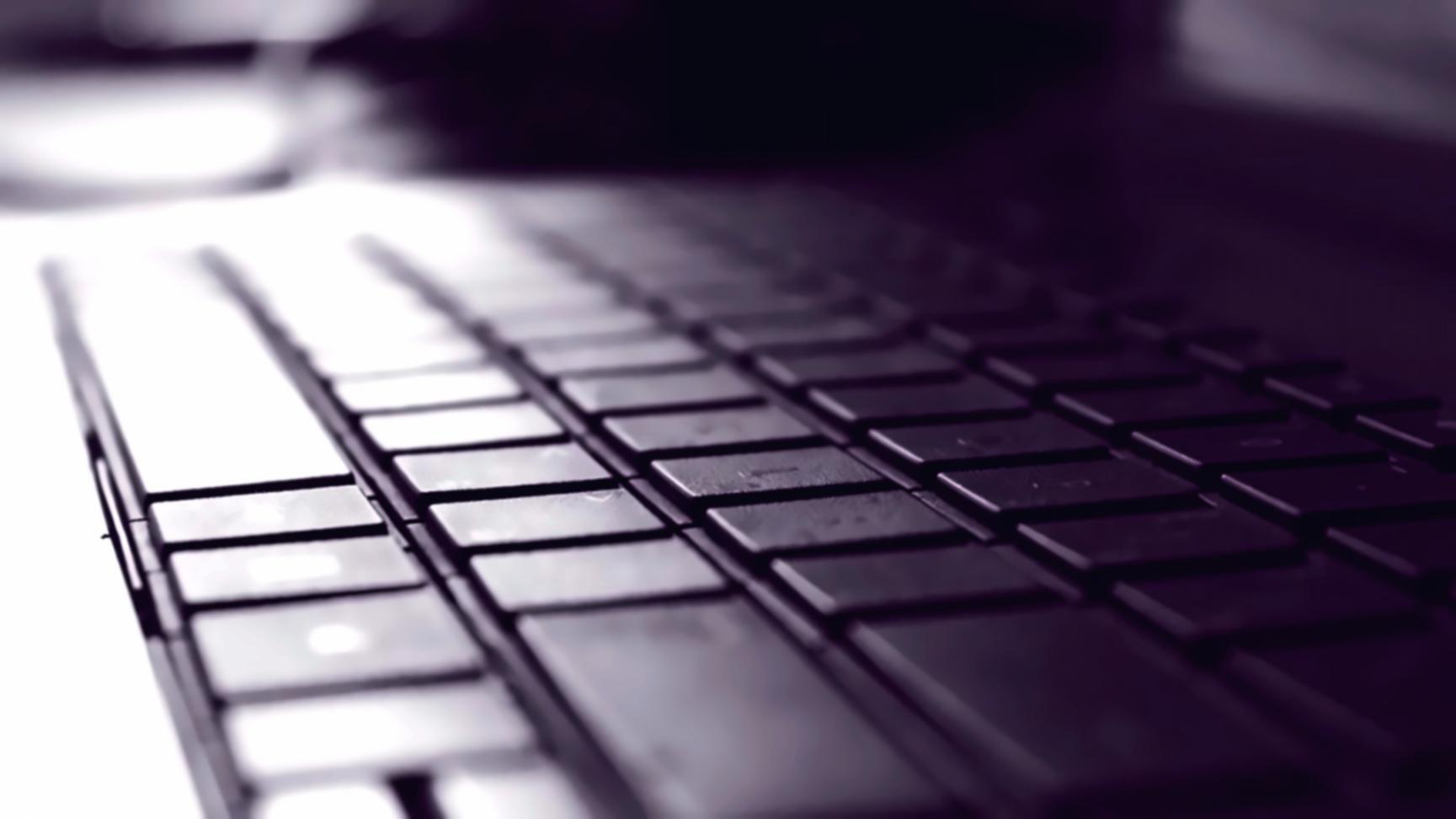 Bildschirm zeigt KI-Governance-Framework während einer praktischen Übung